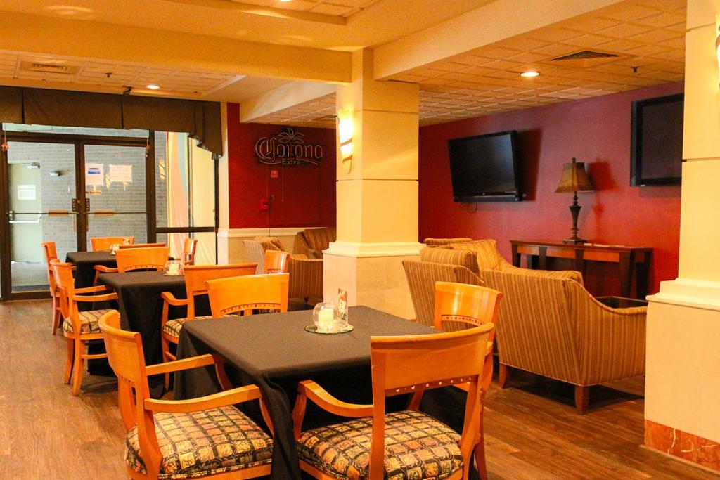 Отель Ramada Plaza By Wyndham Atlanta Airport Колледж Парк Экстерьер фото
