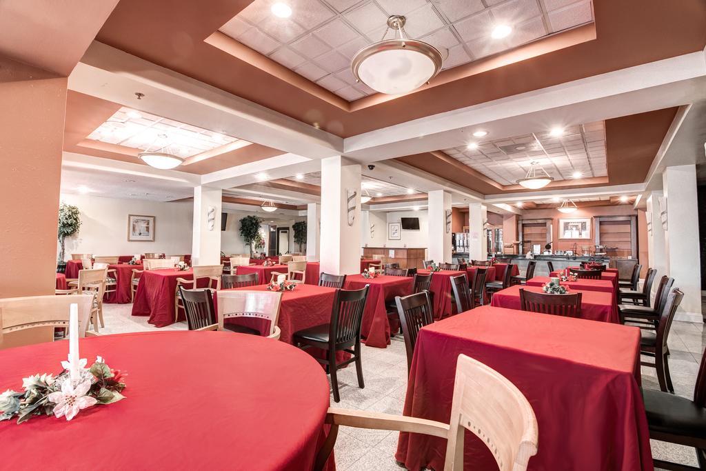 Отель Ramada Plaza By Wyndham Atlanta Airport Колледж Парк Экстерьер фото