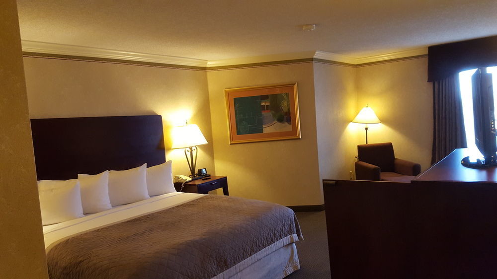 Отель Ramada Plaza By Wyndham Atlanta Airport Колледж Парк Экстерьер фото