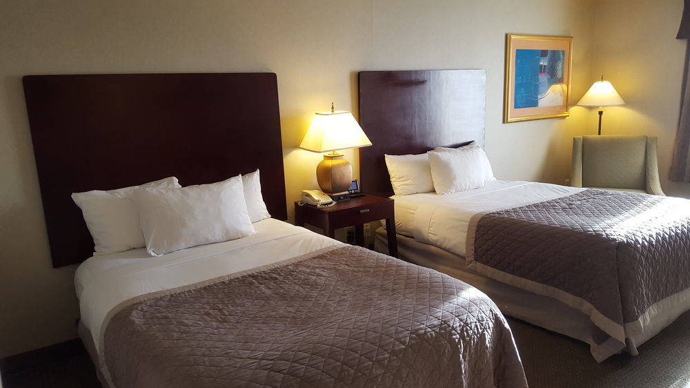 Отель Ramada Plaza By Wyndham Atlanta Airport Колледж Парк Экстерьер фото