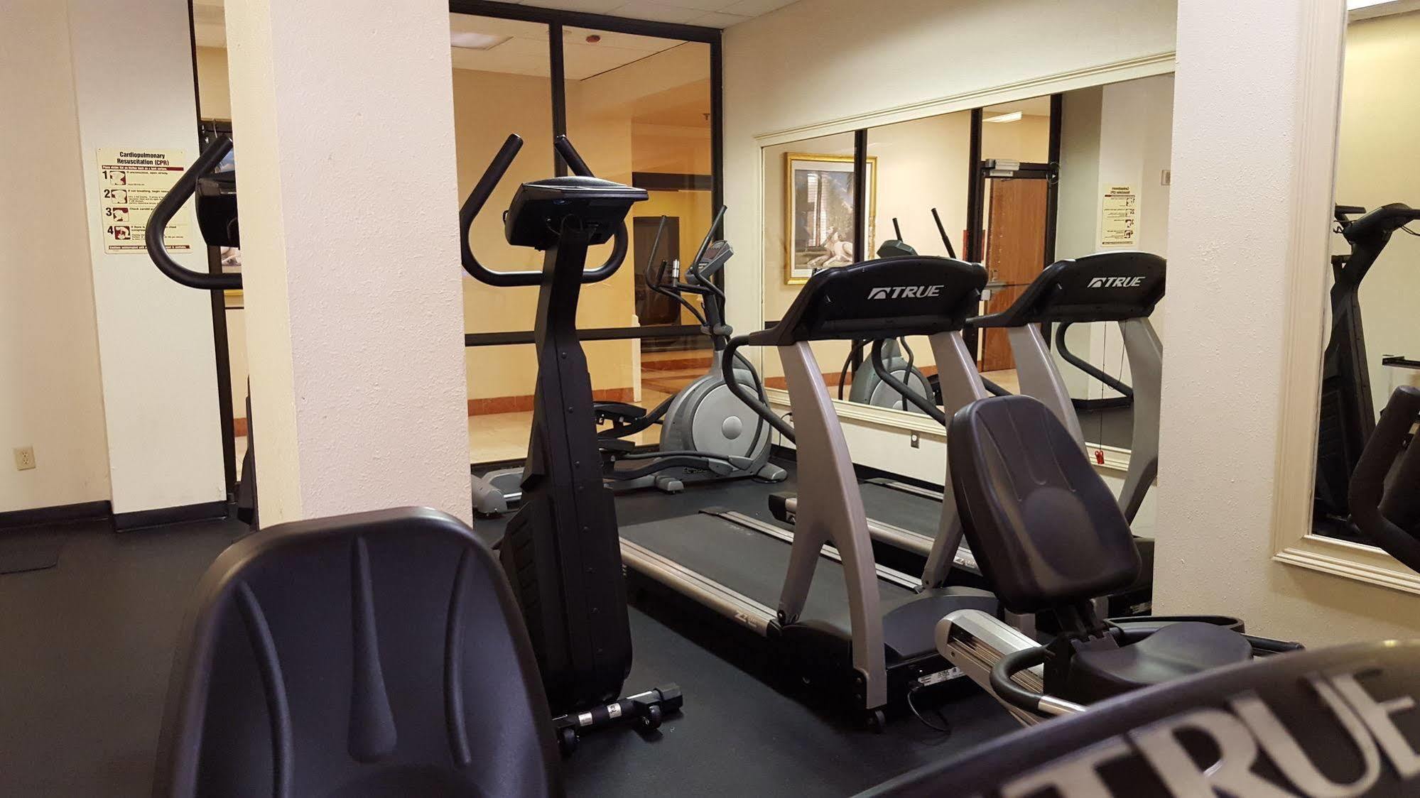 Отель Ramada Plaza By Wyndham Atlanta Airport Колледж Парк Экстерьер фото