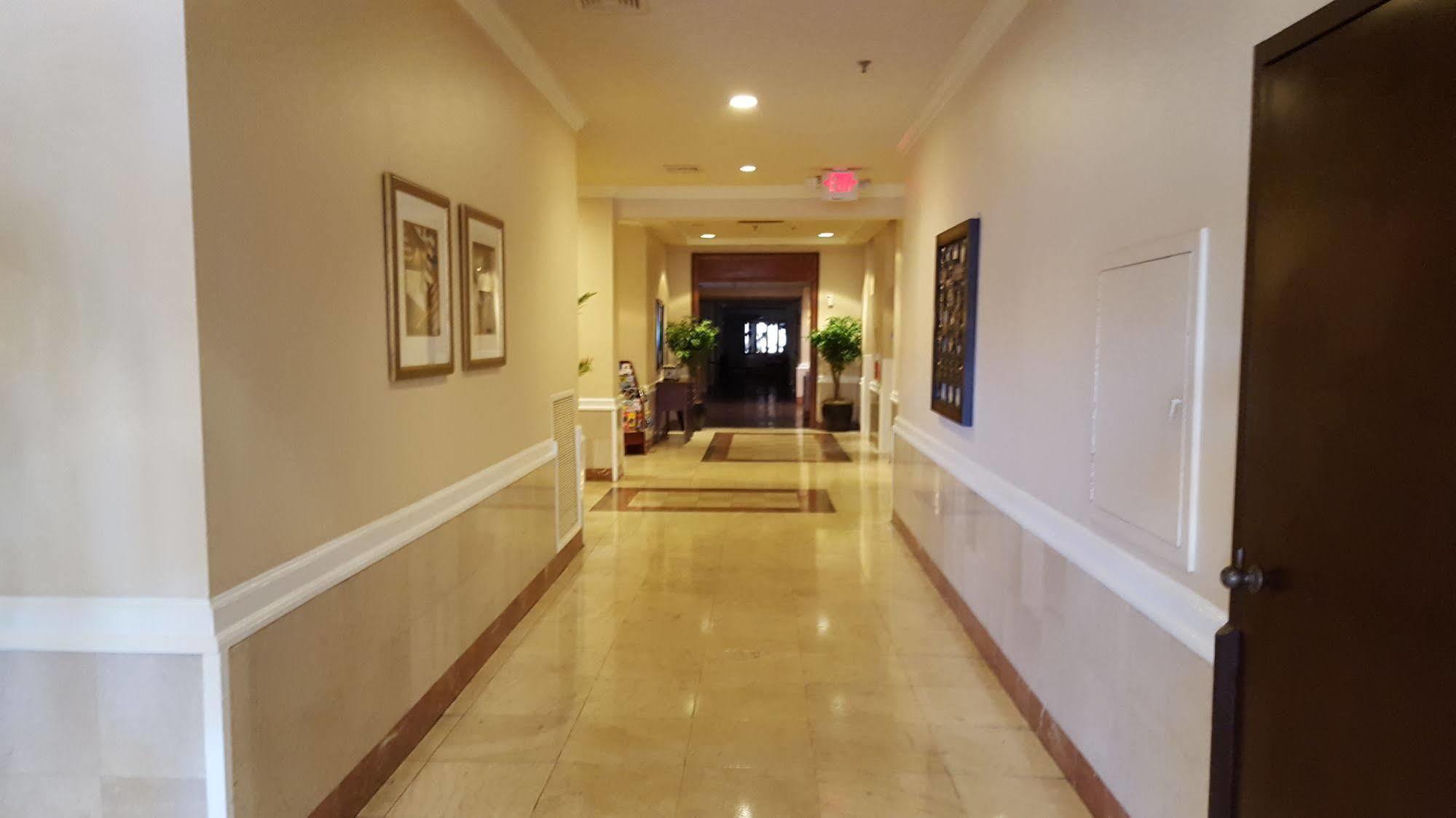 Отель Ramada Plaza By Wyndham Atlanta Airport Колледж Парк Экстерьер фото